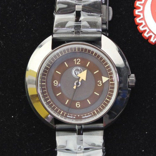 Orologio elegante nuovo con